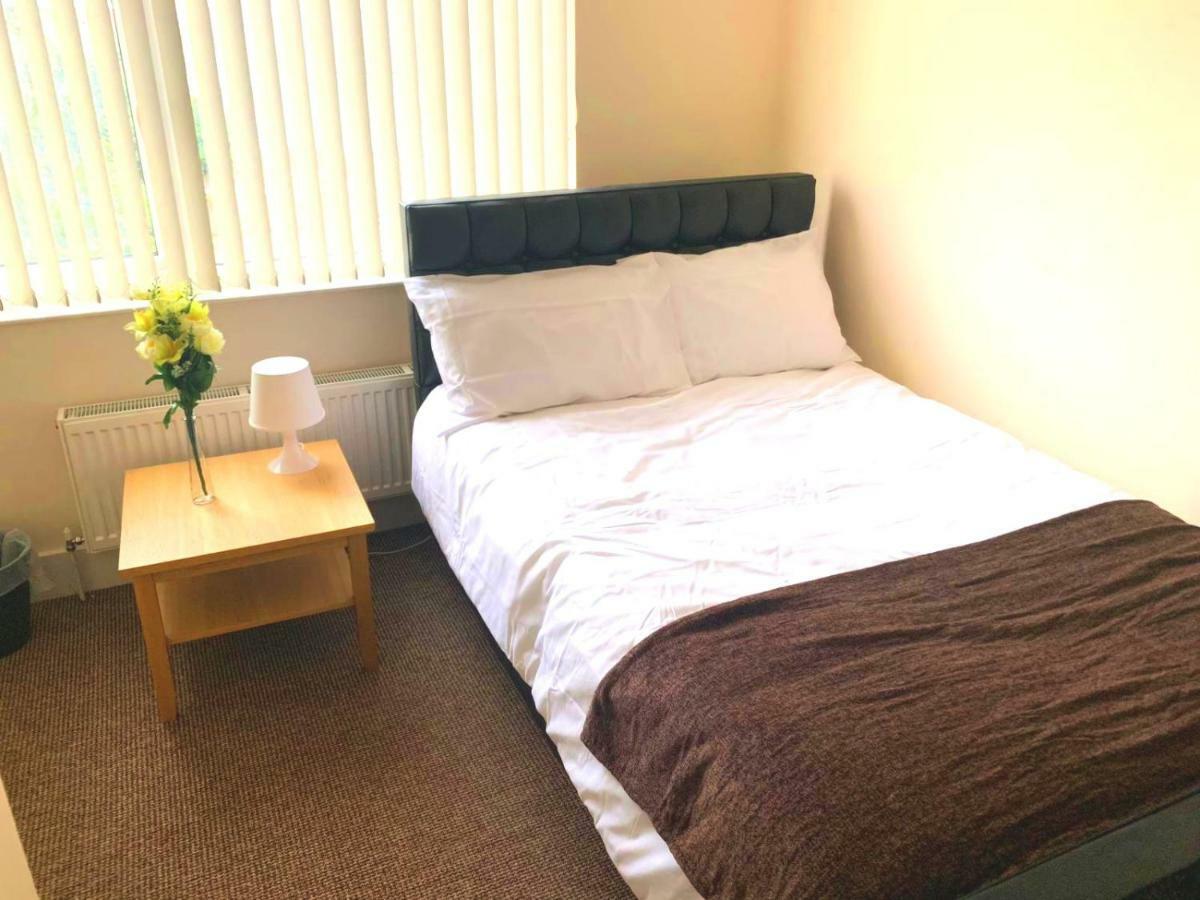 Serviced Accommodations Luton  Extérieur photo